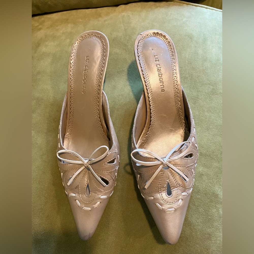 Liz Claiborne Women's Tan Mules with Bow Detail